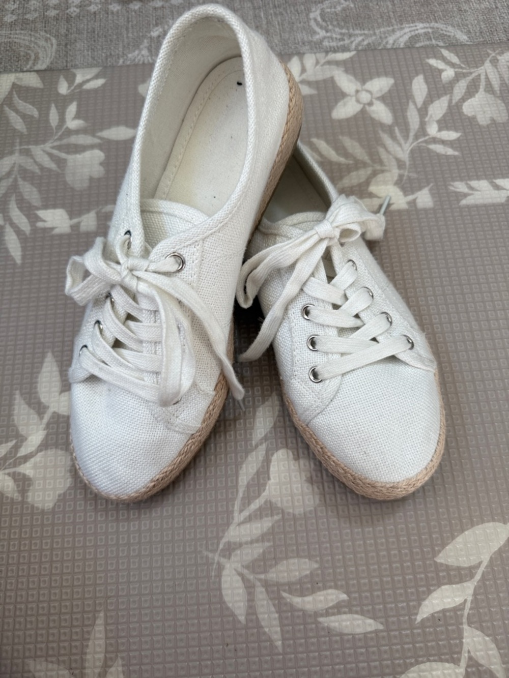 Tommy Bahama White Canvas Lace-Up Espadrille Sneakers